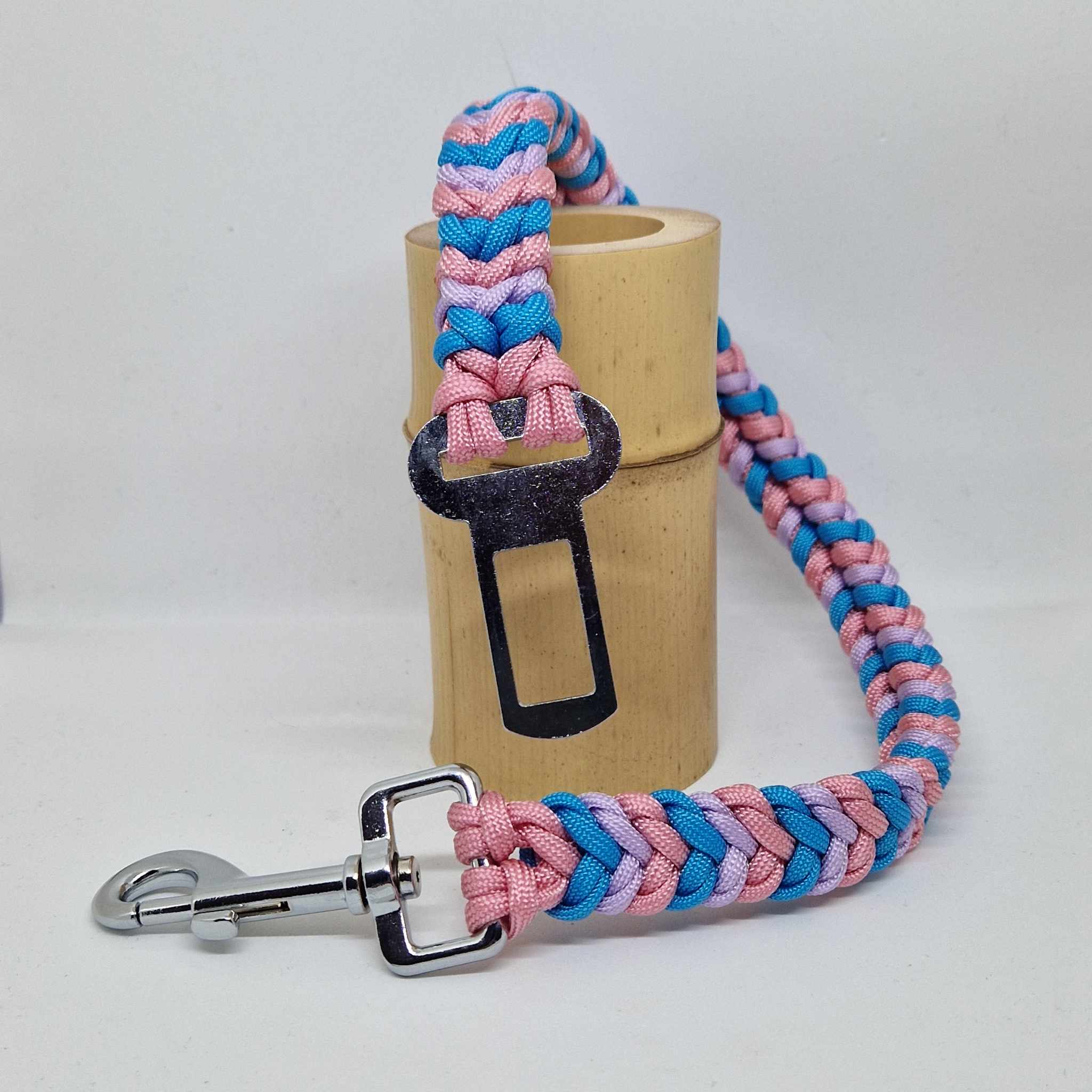 attache ceinture pour voiture rose et bleu