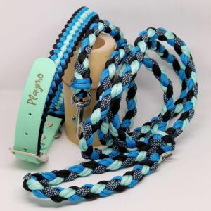 Ensemble bleu noir et vert d'eau fabriqué à la main par Boulipote and co en France avec une personnalisation sur le collier