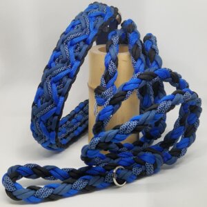 Ensemble collier et laisse assortis, tressés à la main en paracorde résistante. Un duo coloré, original et solide, conçu pour allier style, confort et sécurité lors des balades. Chaque création est unique, réalisée avec soin dans un esprit artisanal et personnalisé.
